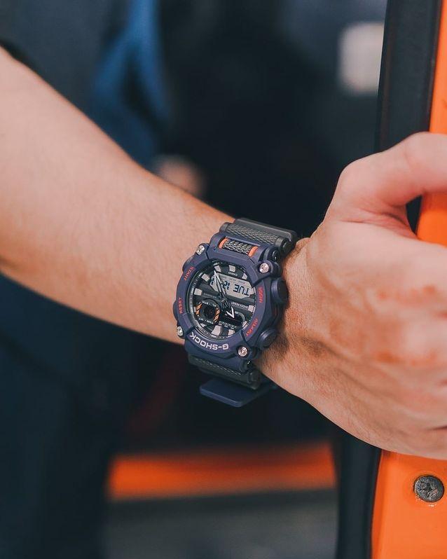 Casio Casio G-Shock GA-900-2A, g-shock япония мужские часы на браслете полимер боковой вид