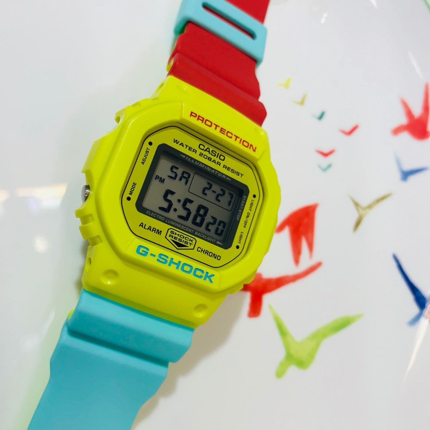 Casio Casio G-Shock DW-5600CMA-9 DW-5600, наручные мужские часы фото под углом