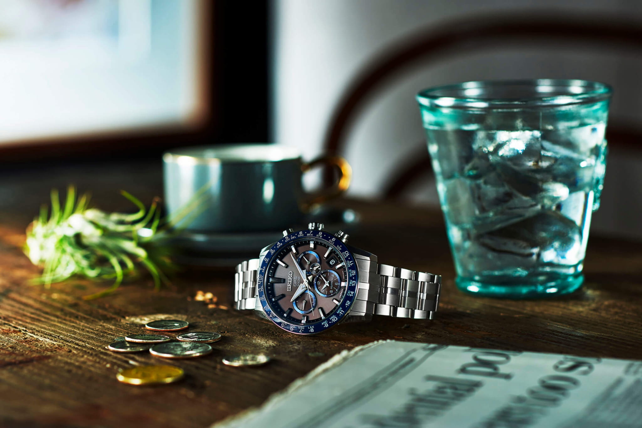 Seiko Seiko Astron GPS Solar SSH001J1 , наручные мужские часы фото под углом