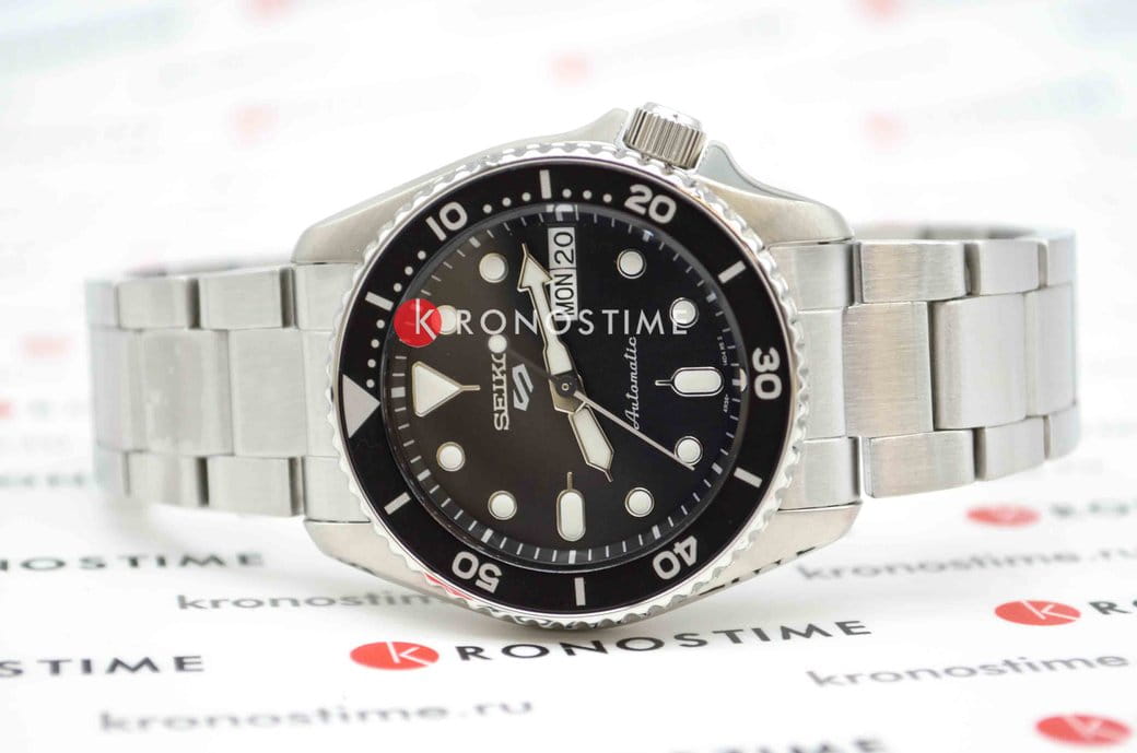 Seiko Seiko 5 Sports SRPK29K1 , наручные мужские часы фото под углом