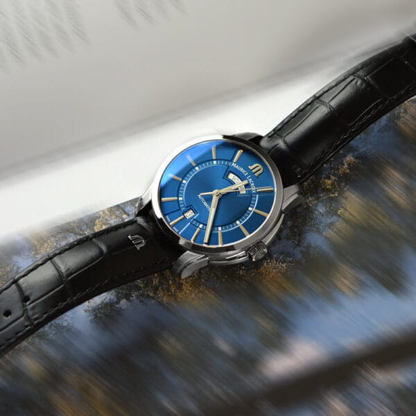 Maurice Lacroix Maurice Lacroix Pontos Day Date PT6358-SS001-430-1 механические мужские часы часы крупный план синий циферблата