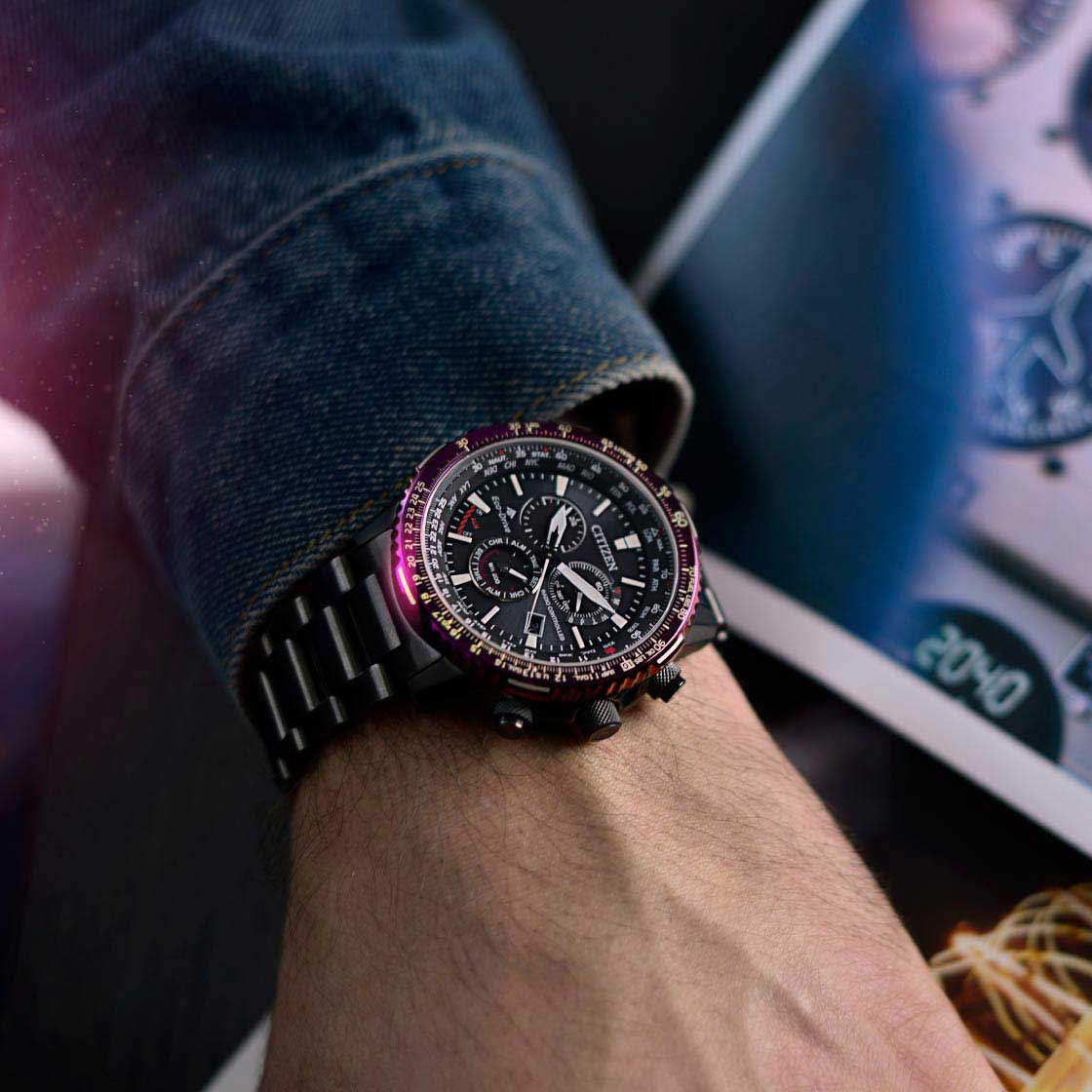 Citizen Citizen Promaster CB5009-55E, promaster япония мужские часы на браслете нержавеющая сталь с ip-покрытием боковой вид