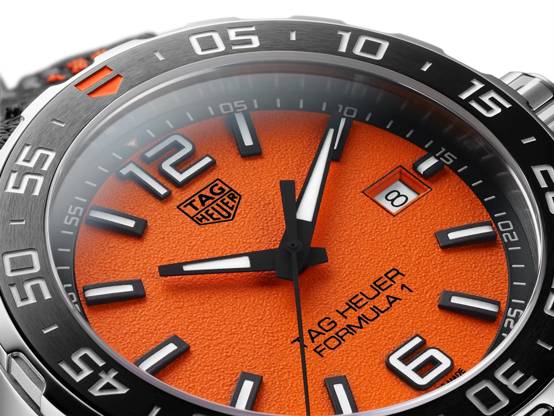 TAG Heuer TAG Heuer Formula 1 WAZ101A.FC8305, formula 1 швейцария мужские часы на браслете тканевый боковой вид