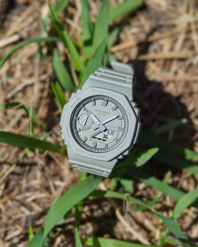 Casio Casio G-Shock GA-2100NC-3A электронные мужские часы часы крупный план зеленый циферблата
