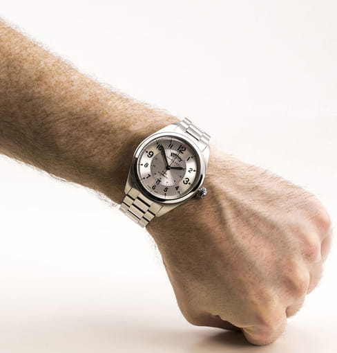Hamilton Hamilton Khaki Field Day Date Auto H70505153 мужские часы черный циферблат на запястье