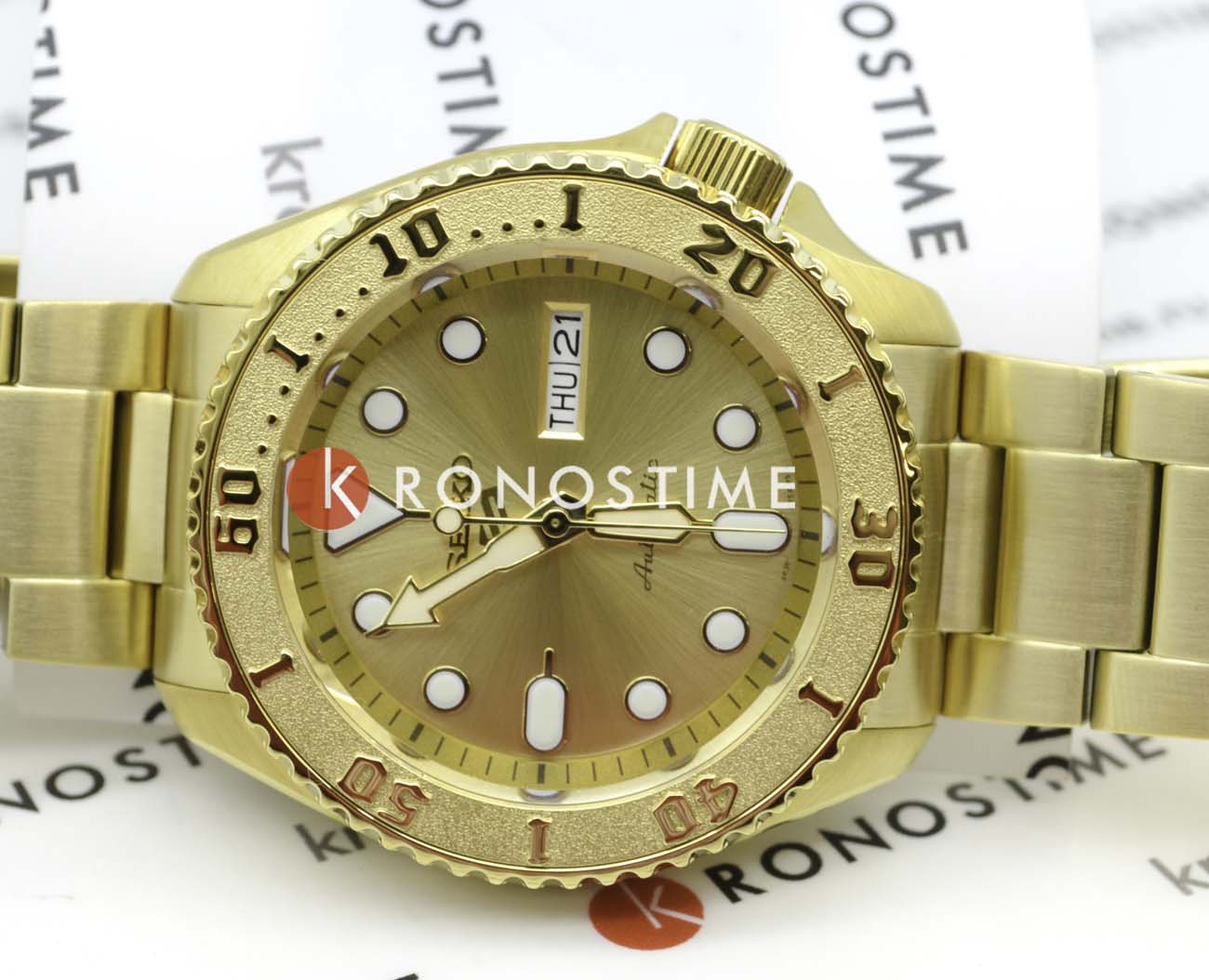 Seiko Seiko 5 Sports SRPE74K1 механические мужские часы часы крупный план золотой циферблата