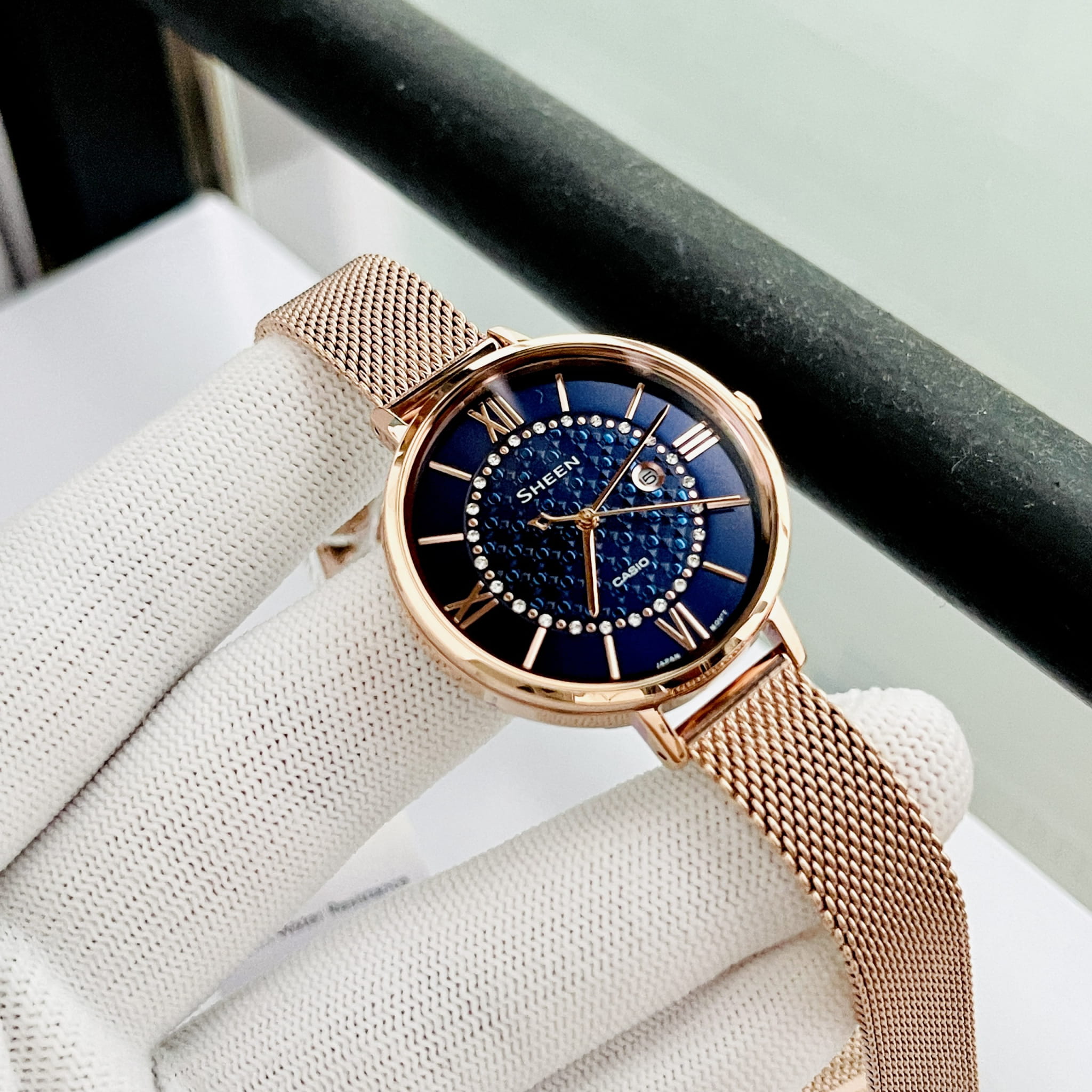 Casio Casio Sheen SHE-4059PGM-2AUDF, sheen япония женские часы на браслете нержавеющая сталь с ip-покрытием боковой вид