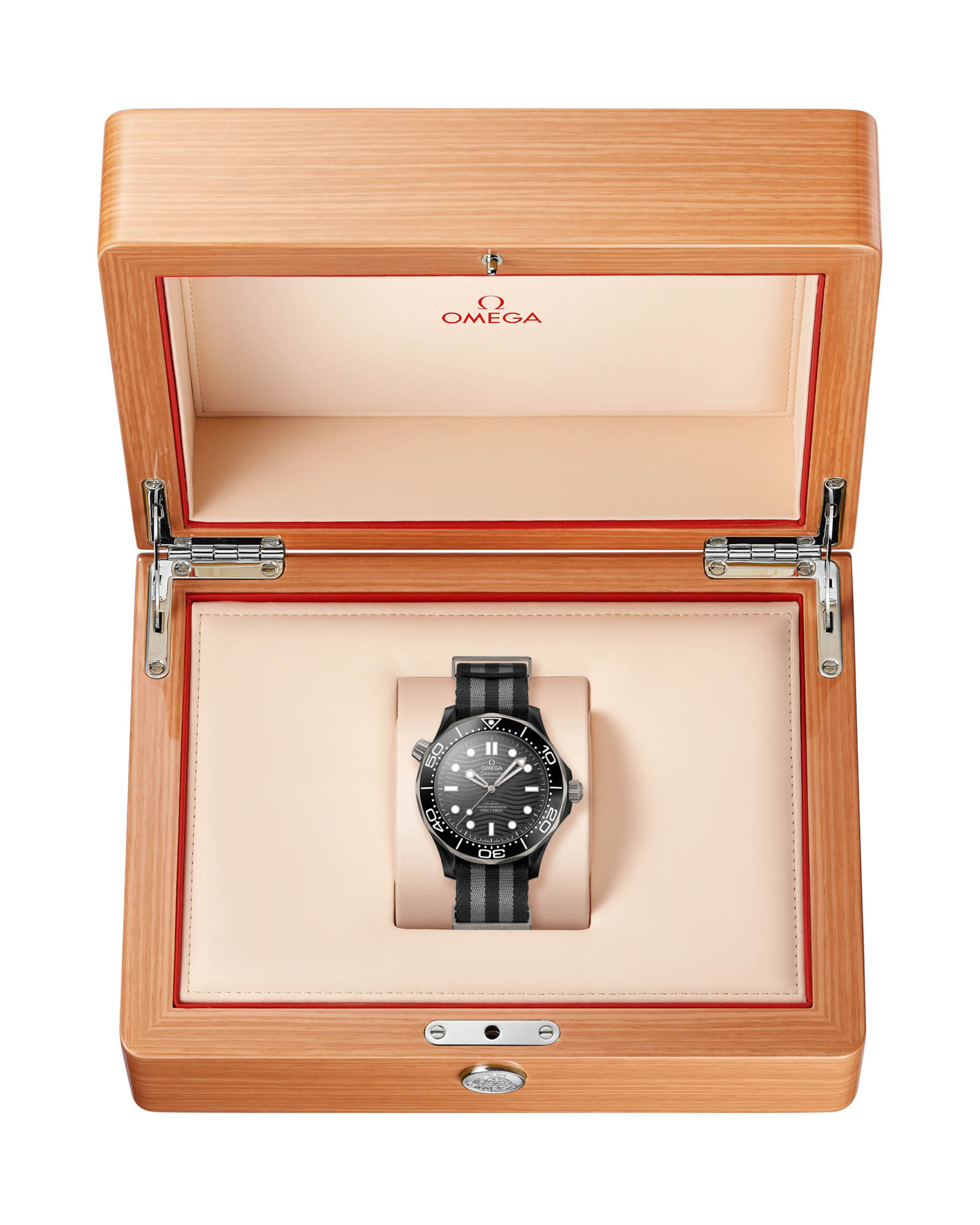 Omega Omega Seamaster Diver 300M 210.92.44.20.01.002  , seamaster швейцария мужские часы на браслете полиамидная ткань боковой вид