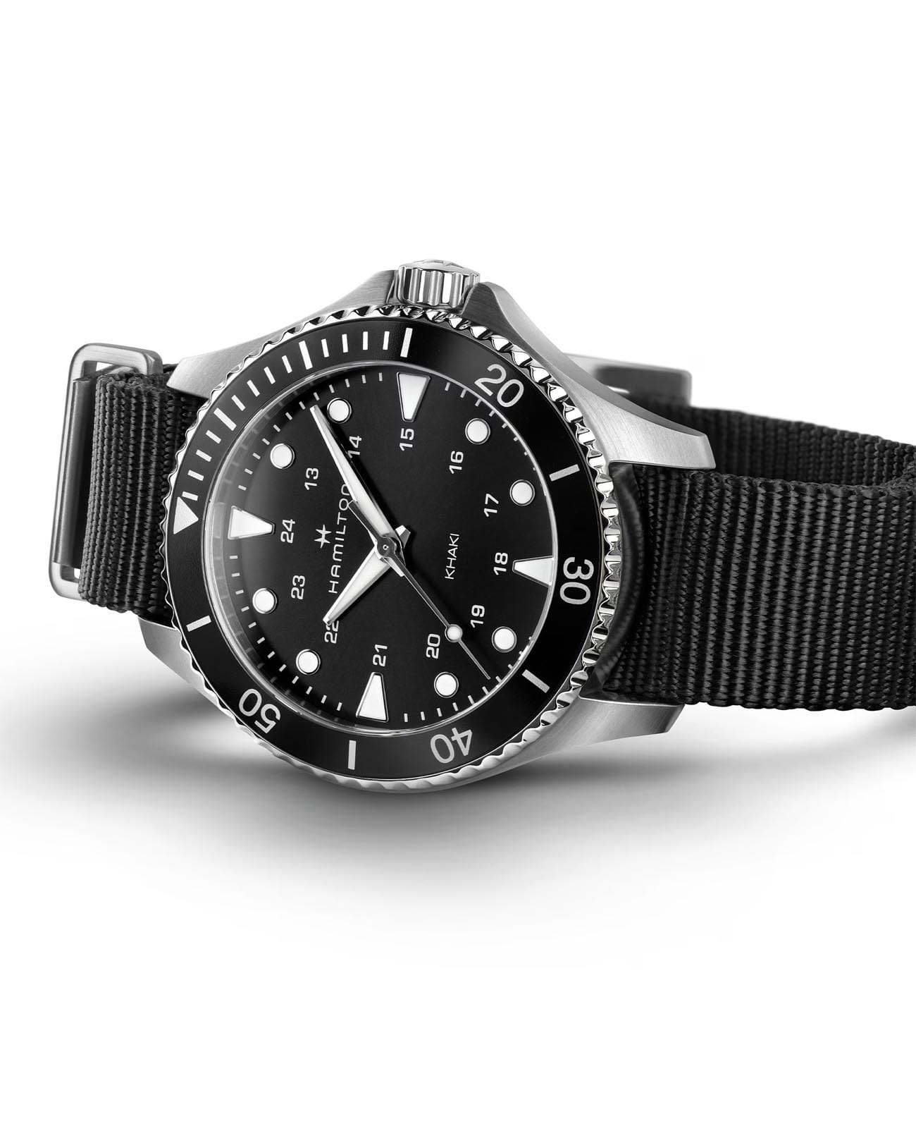 Hamilton Hamilton Khaki Navy Scuba Quartz H82201931 , наручные мужские часы фото под углом