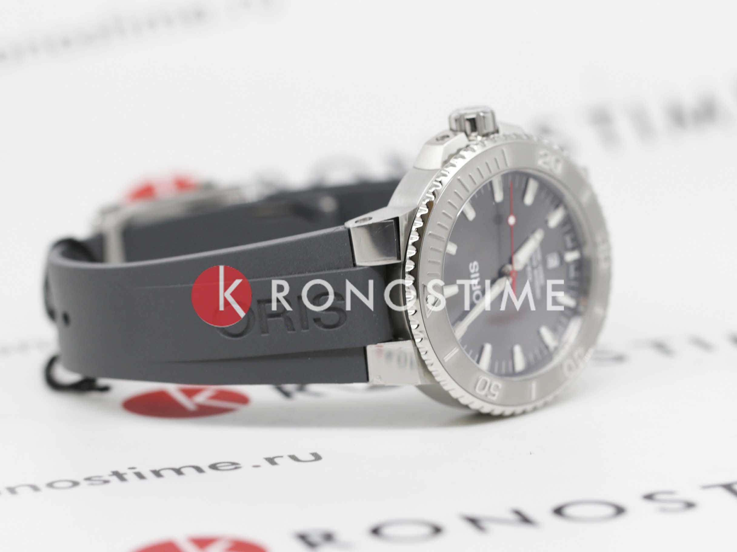 Oris Oris Aquis Date Relief 01 733 7730 4153-07 4 24 63EB мужские часы черный циферблат на запястье