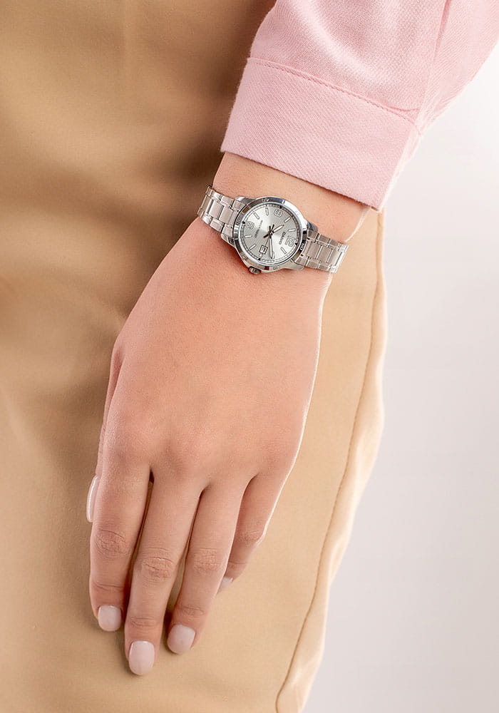 Casio Casio Collection LTP-V004D-7B2 , наручные женские часы фото под углом