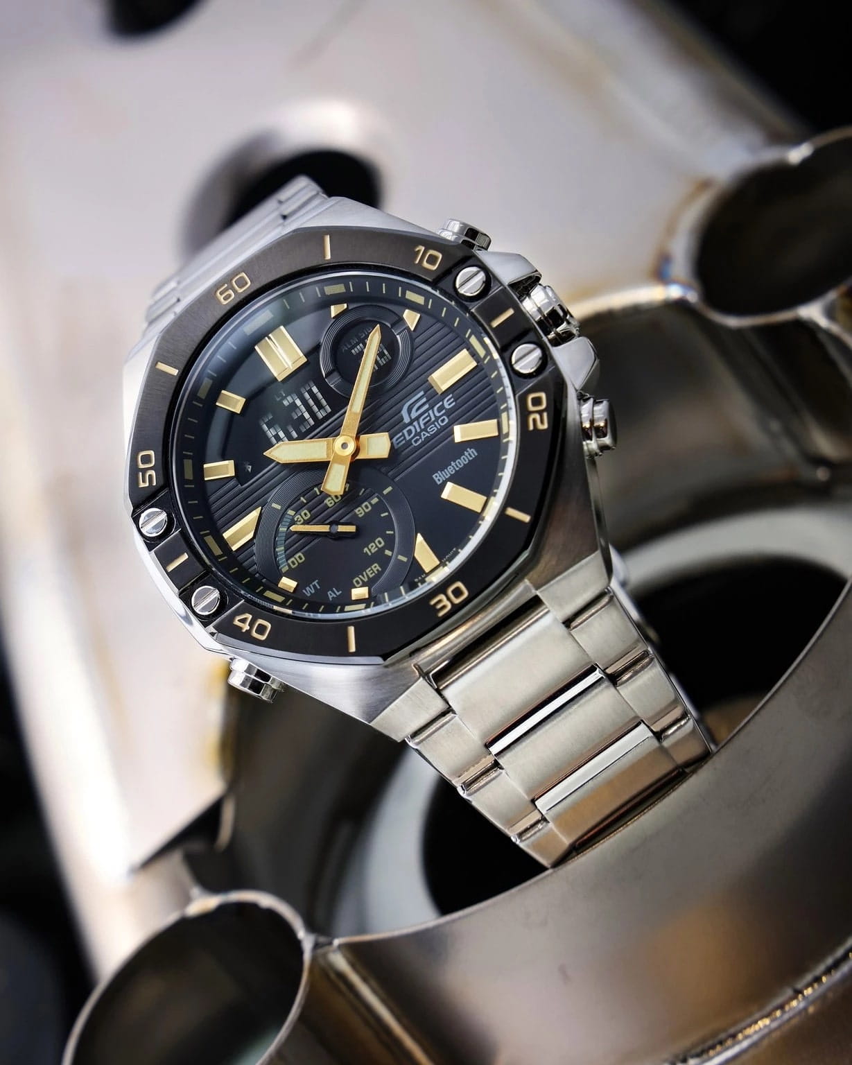 Casio Casio Edifice ECB-10DB-1A9, edifice япония мужские часы на браслете нержавеющая сталь боковой вид