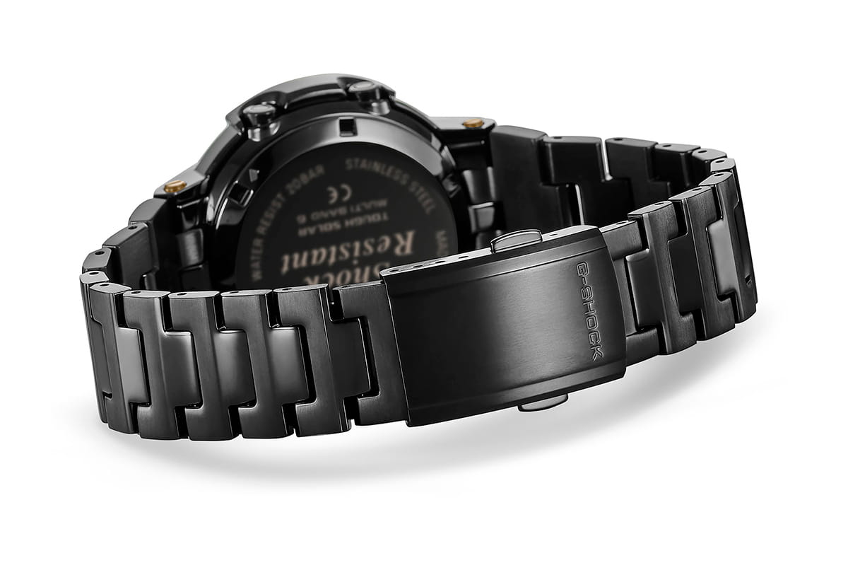 Casio Casio G-Shock AWM-500GC-1AJR мужские часы черный циферблат на запястье