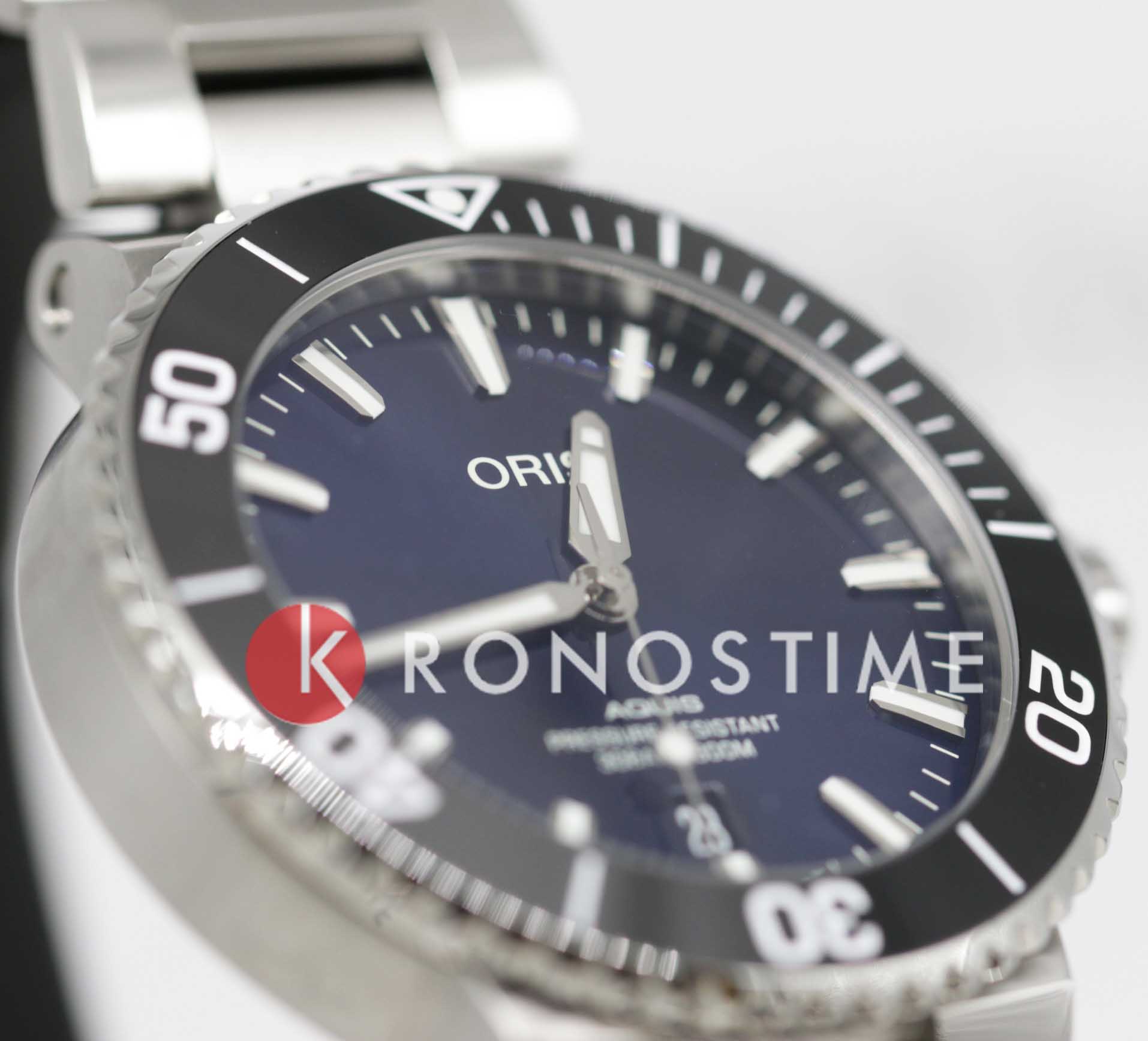 Oris Oris Aquis 01 733 7766 4135-07 8 22 05PEB, aquis швейцария мужские часы на браслете нержавеющая сталь боковой вид