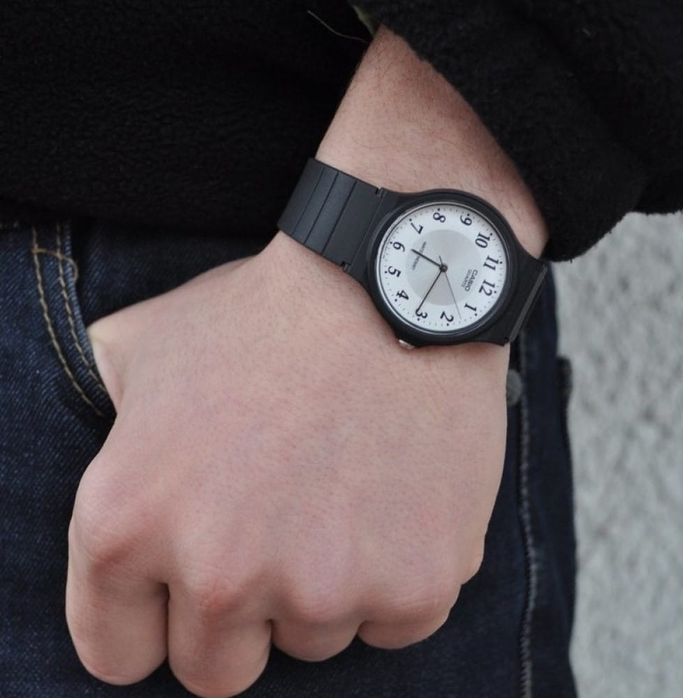 Casio Casio Collection MQ-24-7B3LDF (MQ-24-7B3L) мужские часы белый циферблат на запястье