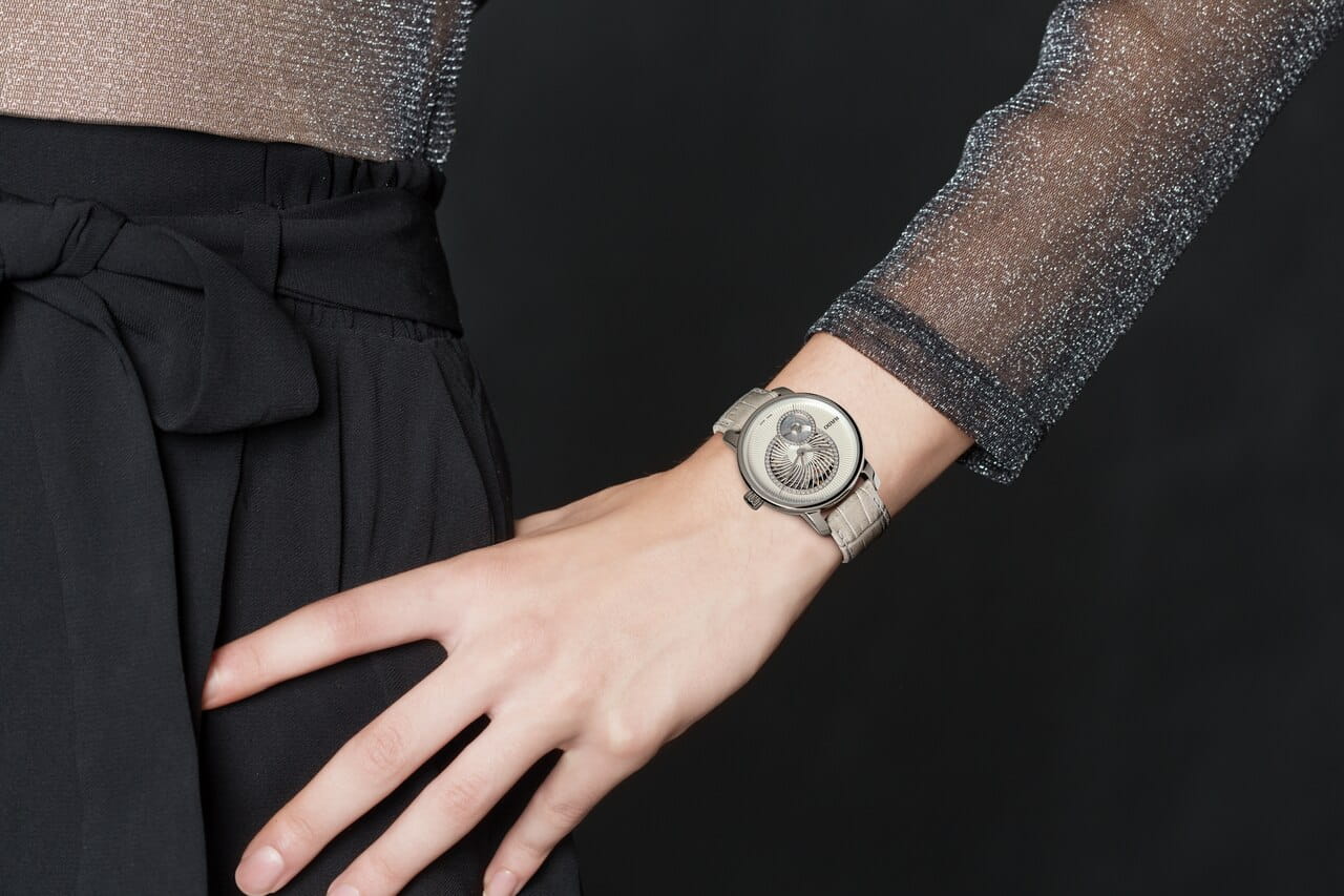 Rado Rado Diamaster Automatic Open Heart R14056935 механические женские часы часы крупный план перламутровый циферблата