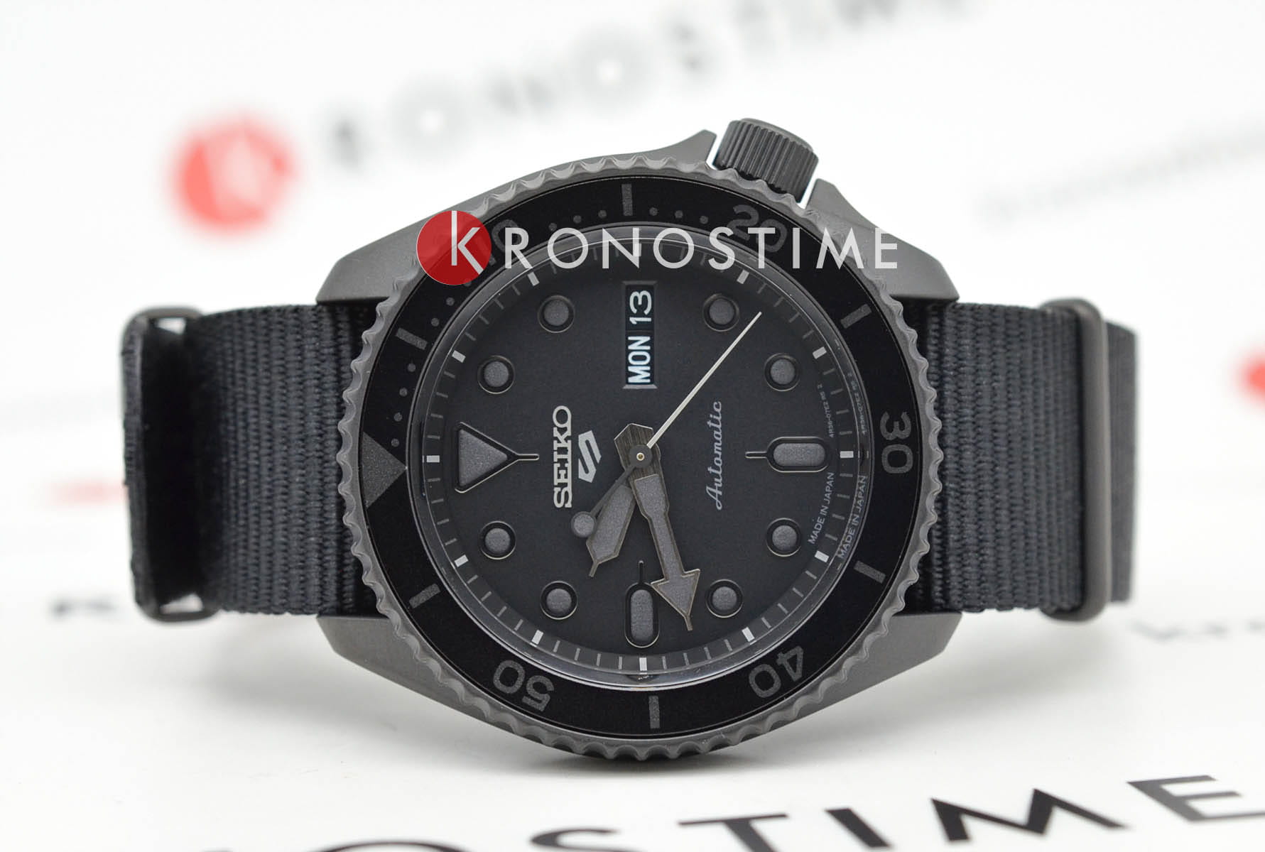 Seiko Seiko 5 Sports SRPD79K1 , наручные мужские часы фото под углом