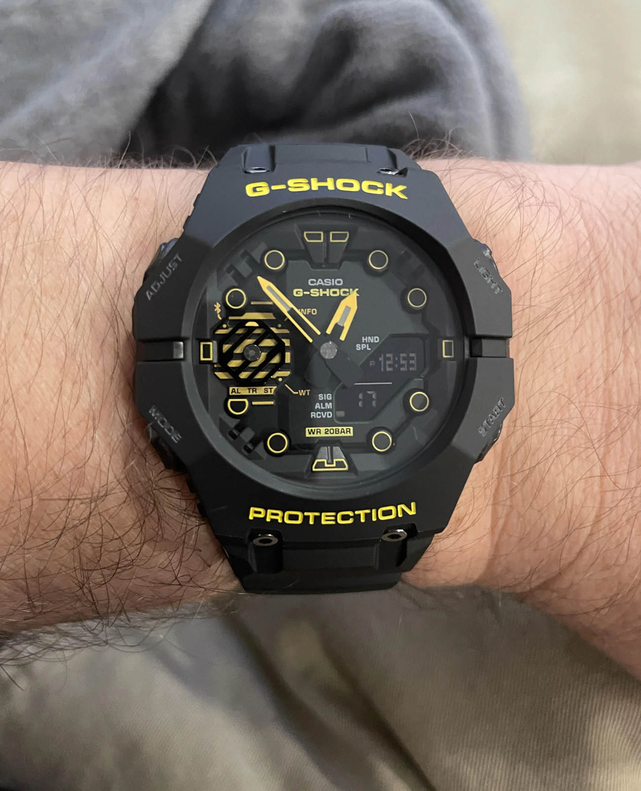 Casio Casio G-Shock GA-B001CY-1ADR (GA-B001CY-1A) GA, наручные мужские часы фото под углом