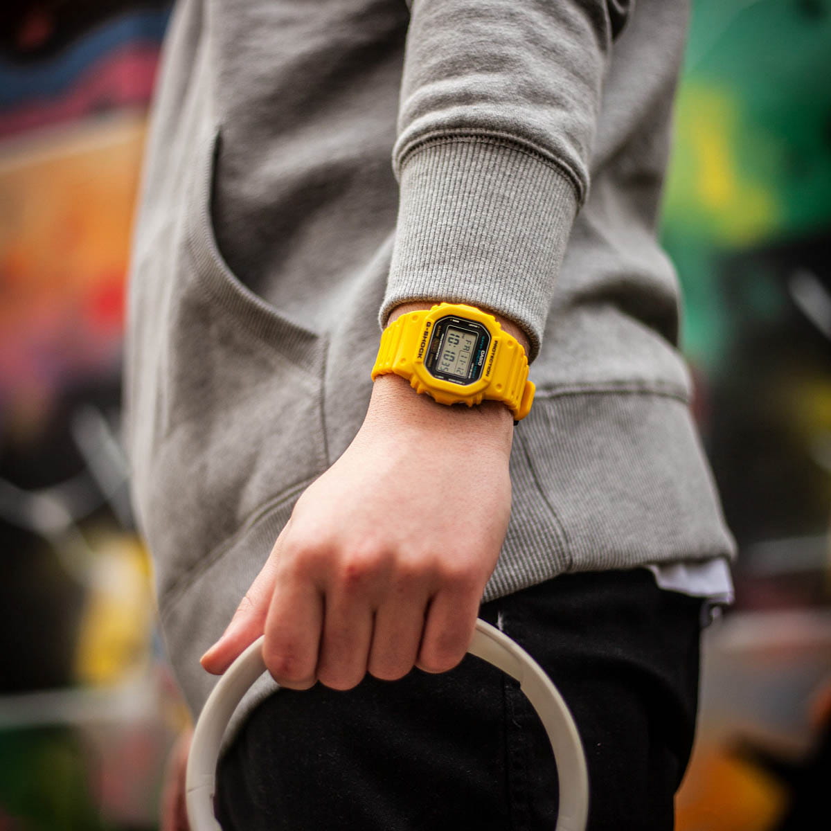 Casio Casio G-Shock DWE-5600R-9 , наручные мужские часы фото под углом