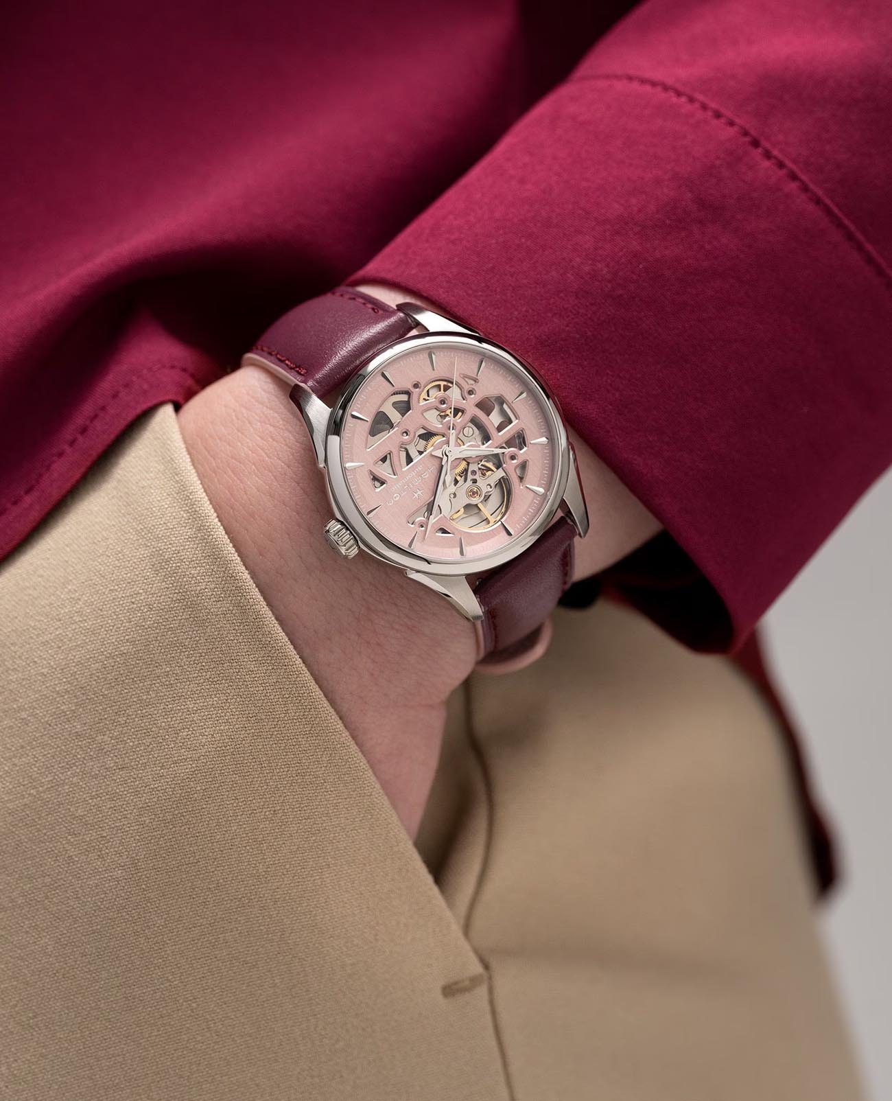 Hamilton H32265870 женские часы застежка крупным планом