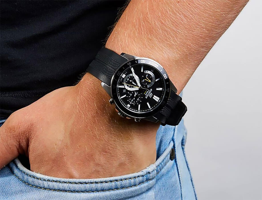 Casio EFV-570P-1A мужские часы застежка крупным планом