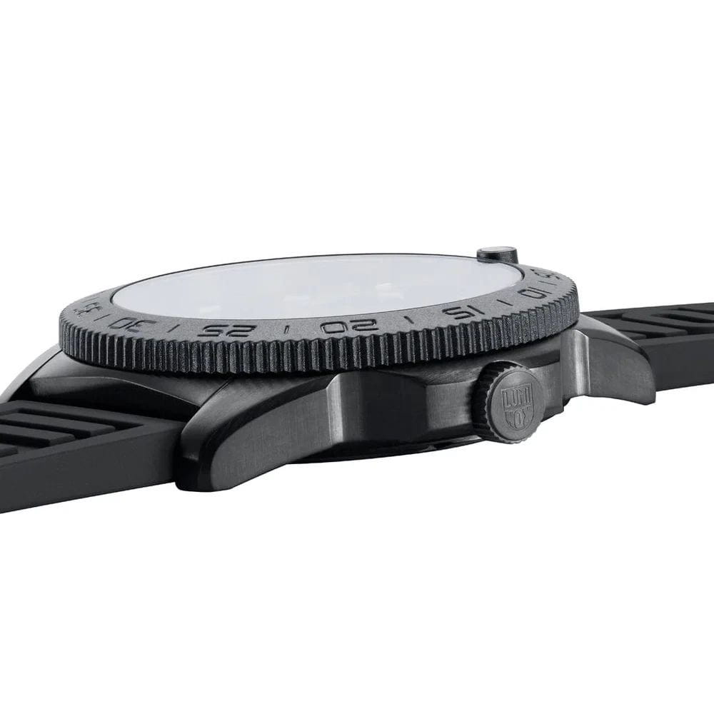 Luminox Luminox Pacific Diver XS.3135.B кварцевые мужские часы часы крупный план красный циферблата