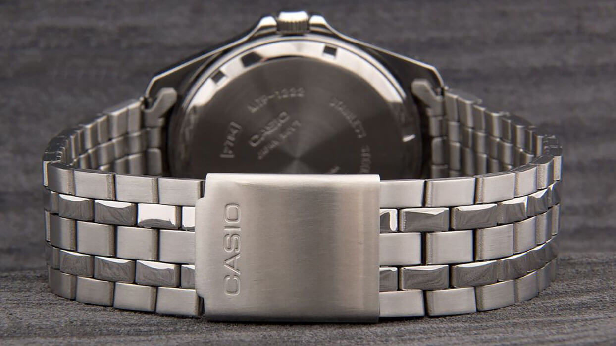 Casio Casio MTP-1222A-1A, mtp япония мужские часы на браслете нержавеющая сталь боковой вид