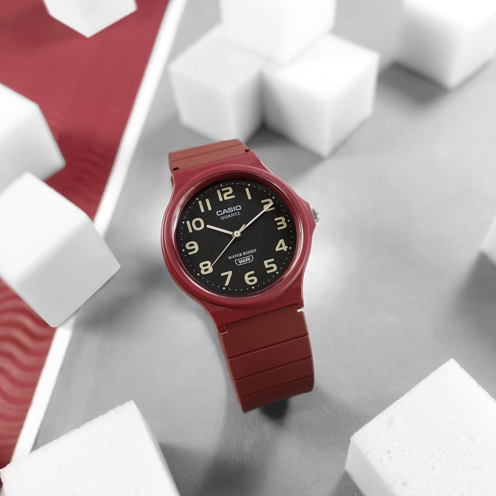 Casio Casio Collection MQ-24UC-4BEF женские часы черный циферблат на запястье