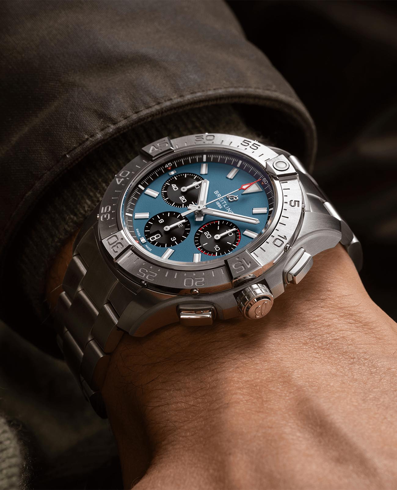 Breitling Breitling Avenger B01 Chronograph 44 AB0147101C1A1 мужские часы голубой циферблат на запястье