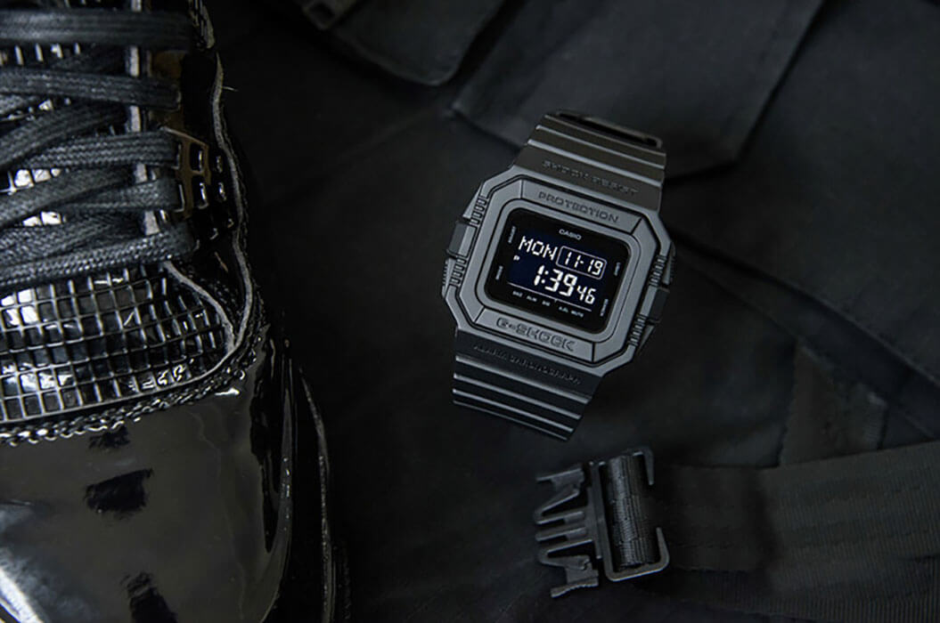Casio Casio G-Shock DW-D5500BB-1 лимитированной серии - задняя крышка пластик корпуса, япония часы