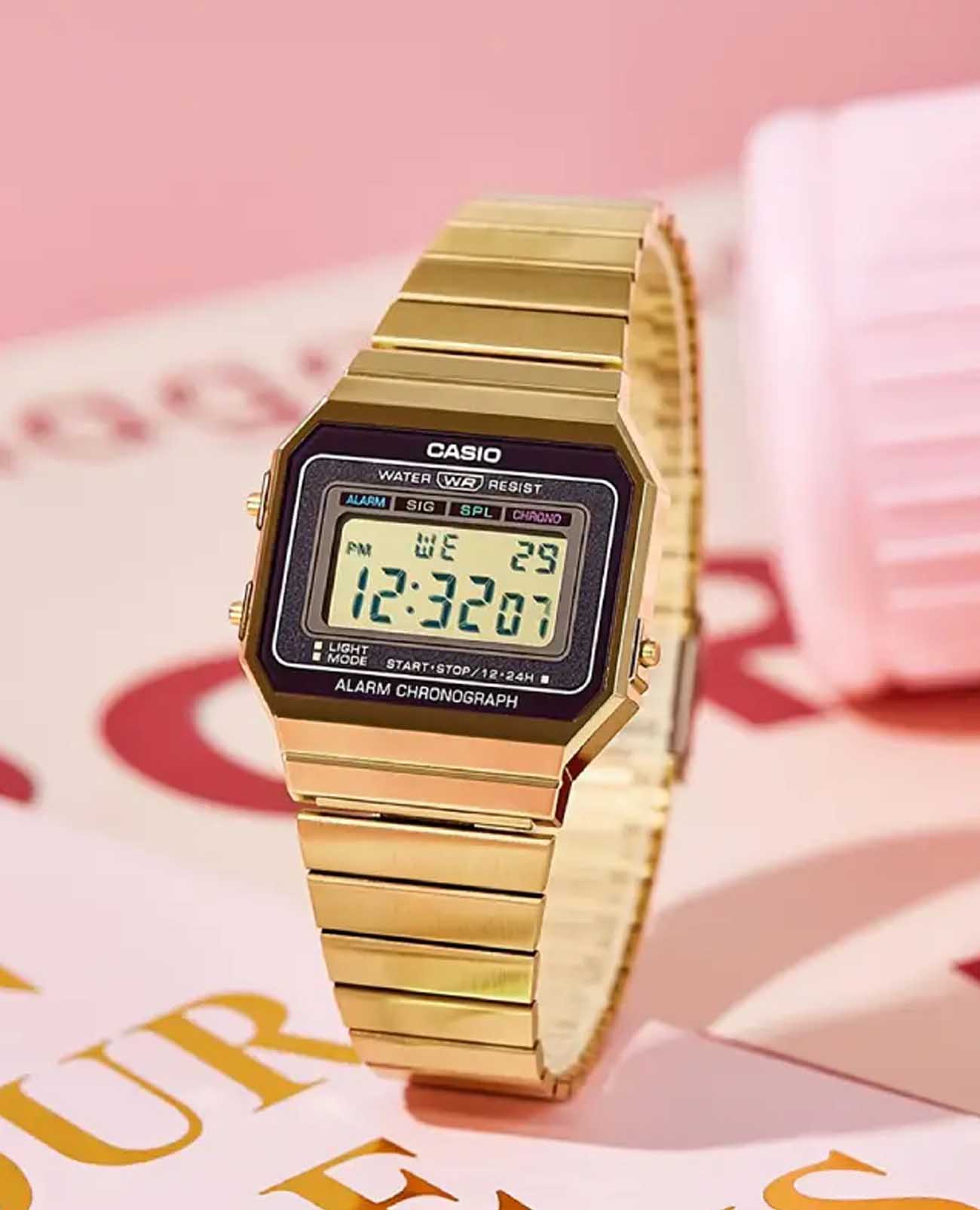 Casio Casio Vintage A700WEG-9AEF ( A700WG-9A) кварцевые мужские часы часы крупный план  циферблата