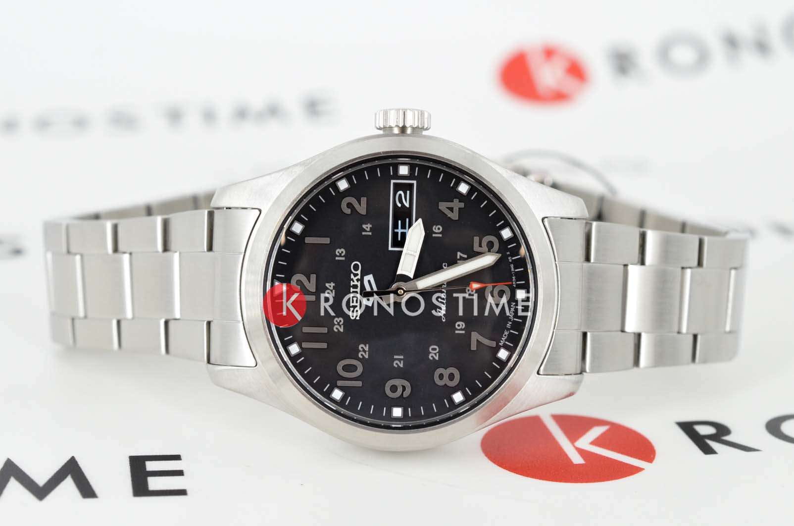 Seiko Seiko 5 Sports SRPJ81K1 , наручные мужские часы фото под углом