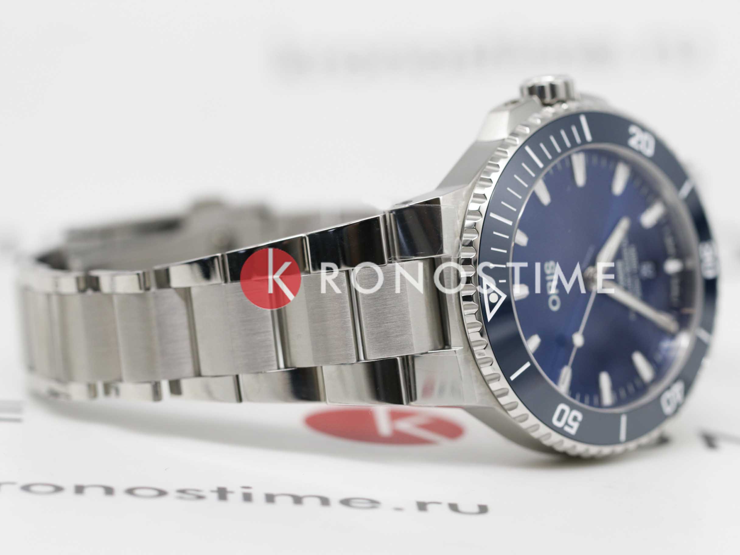 Оригинальные часы Oris Oris Aquis Date  01 733 7789 4135-07 8 23 04PEB механические калибр механизма 733 общий вид