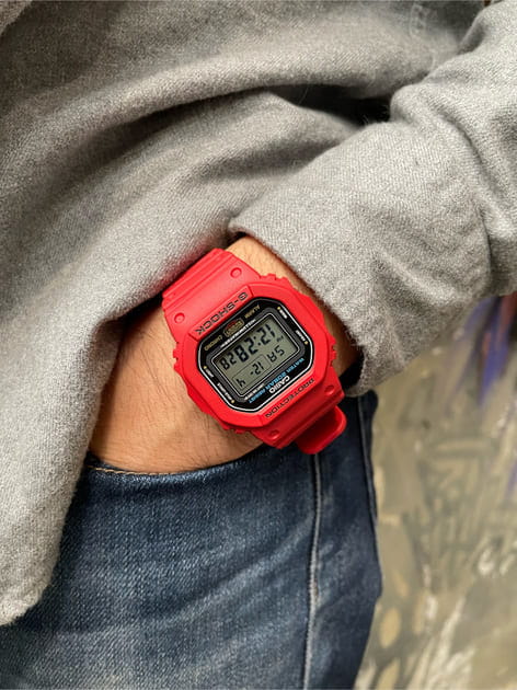 Casio Casio G-Shock DWE-5600R-9 мужские часы черный циферблат на запястье