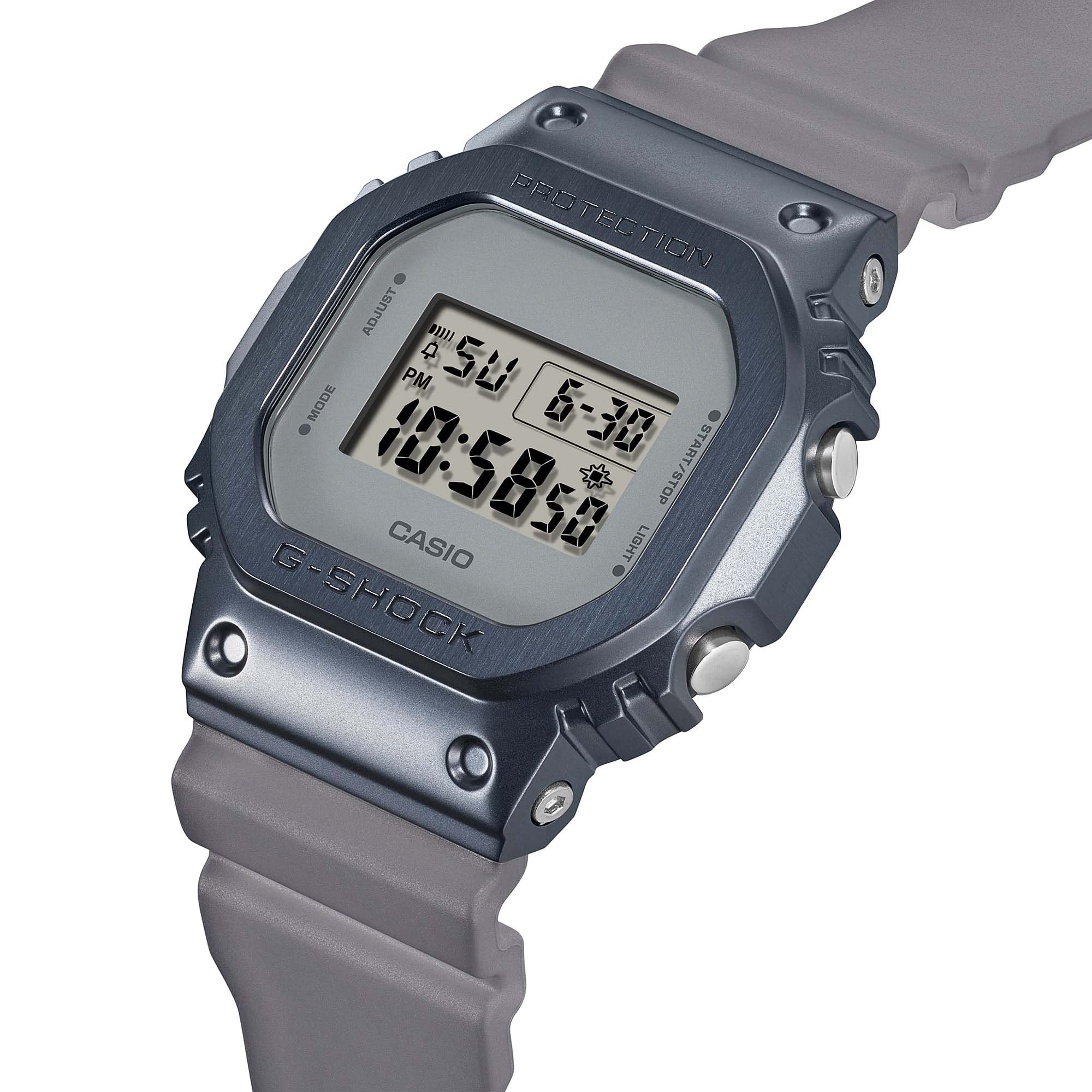 Оригинальные часы Casio Casio G-Shock GM-5600MF-2E электронные калибр механизма  общий вид
